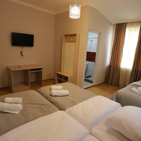 קוטאיסי Hotel Hollywood מראה חיצוני תמונה