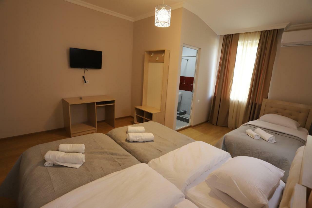 קוטאיסי Hotel Hollywood מראה חיצוני תמונה