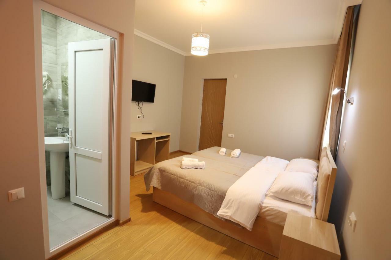 קוטאיסי Hotel Hollywood מראה חיצוני תמונה