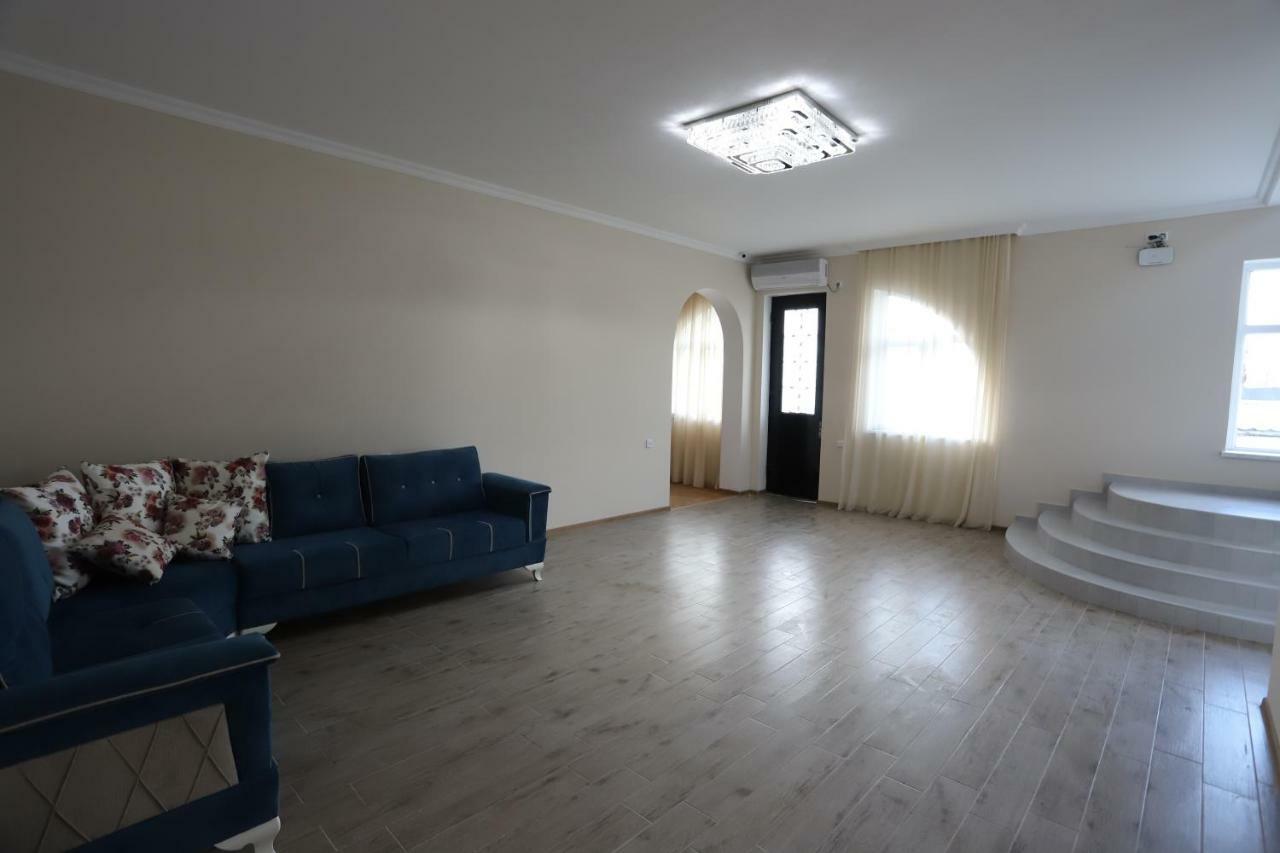 קוטאיסי Hotel Hollywood מראה חיצוני תמונה