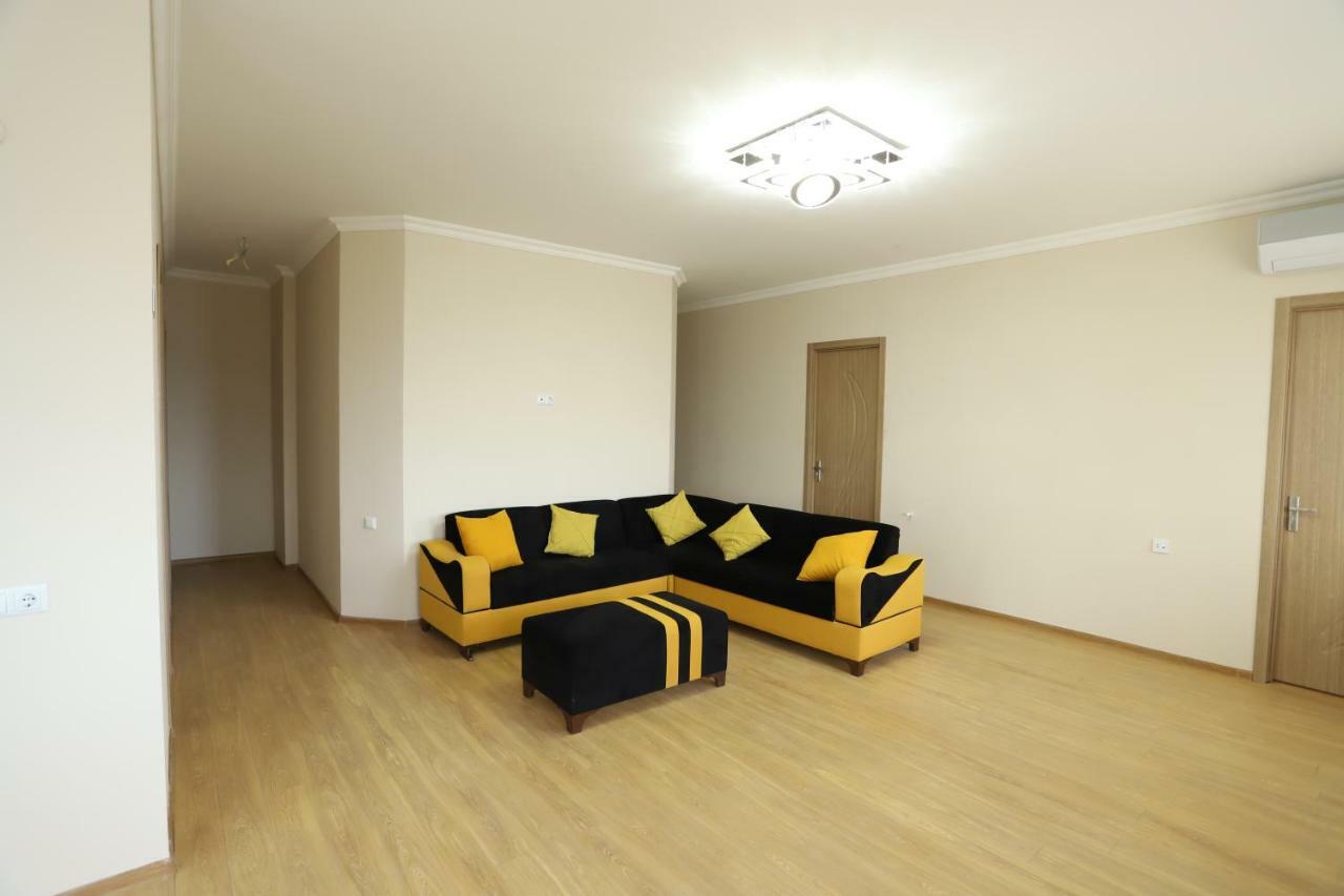 קוטאיסי Hotel Hollywood מראה חיצוני תמונה