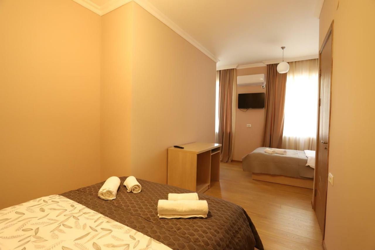קוטאיסי Hotel Hollywood מראה חיצוני תמונה
