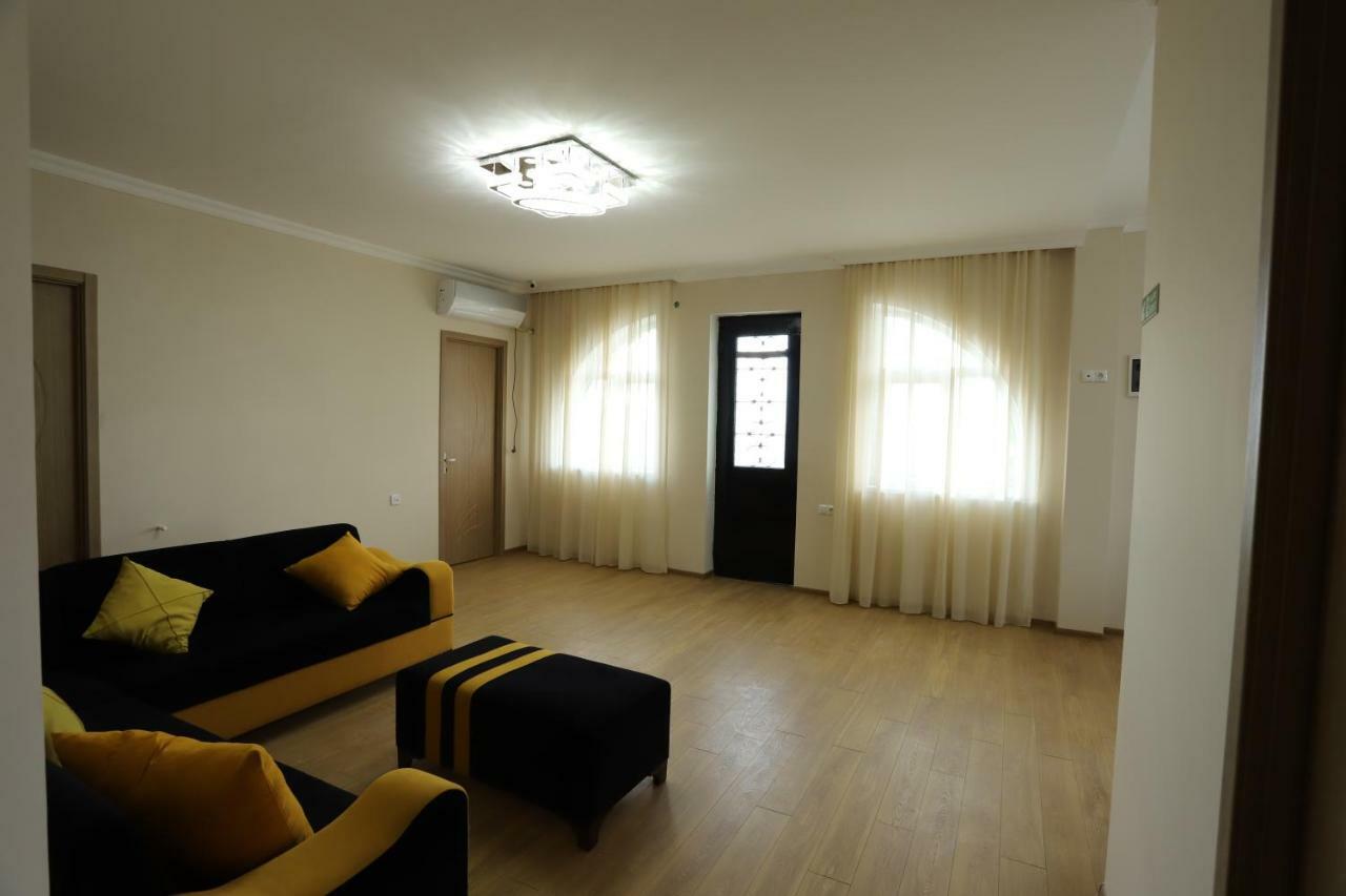 קוטאיסי Hotel Hollywood מראה חיצוני תמונה