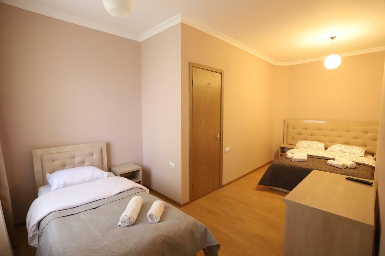 קוטאיסי Hotel Hollywood מראה חיצוני תמונה