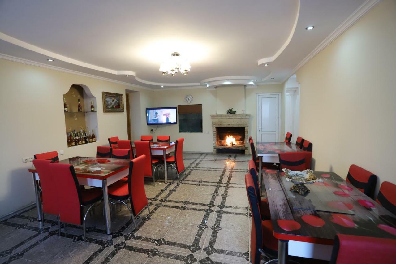 קוטאיסי Hotel Hollywood מראה חיצוני תמונה
