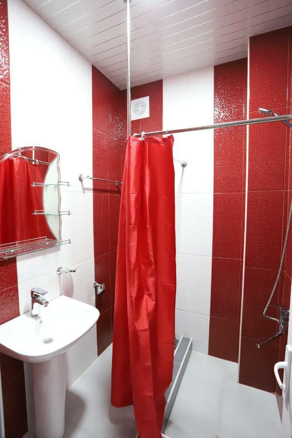 קוטאיסי Hotel Hollywood מראה חיצוני תמונה